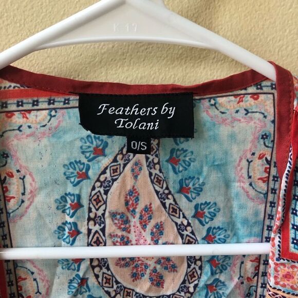 Feathers By Tolani Kimono - Picture 2 of 5